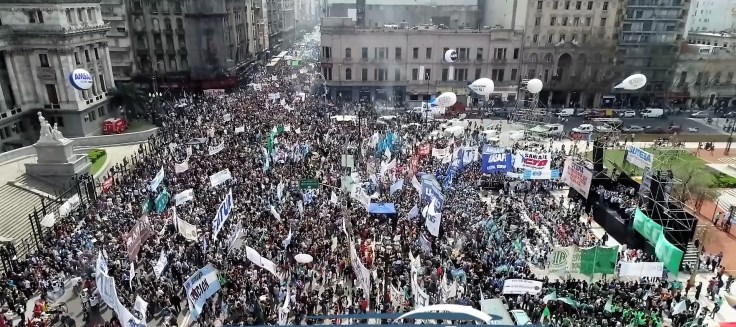 marcha en favor de la educación pública captura video de conadu