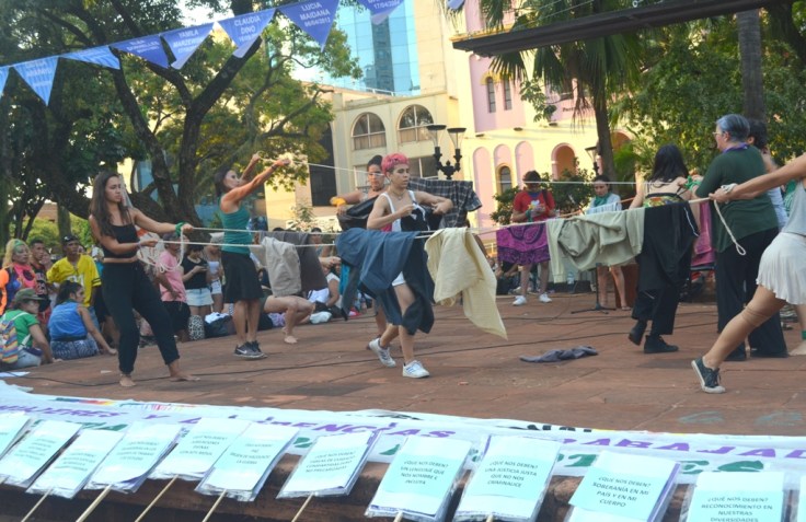 La plaza con intervenciones artisticas en el Día de la Mujer Trabajadora11